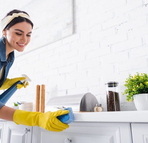 Професійний клінінг проти самостійного прибирання: що обрати?