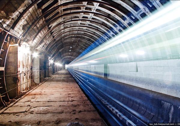 Станція-привид: чому одна зі станцій метро Києва досі недоступна