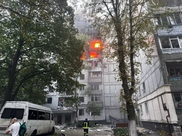 Російська ракета влучила в житловий будинок у Дніпрі: один загиблий та один поранений - OVA