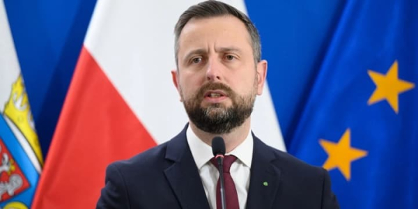 Міністр оборони Польщі заявив, що НАТО має рішуче відповісти на російські провокації