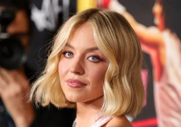 Сідні Свіні дебютує з ефектною стрижкою боб-каре посеред чуток про роман зі Скутером Брауном