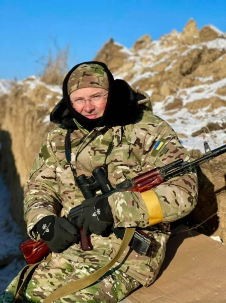 Петро Мага командує взводом і продовжує в окопах писати вірші