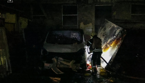 У Києві ліквідували пожежі, які виникли після атаки російських дронів