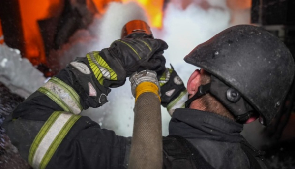 У Києві виникли пожежі через російську атаку