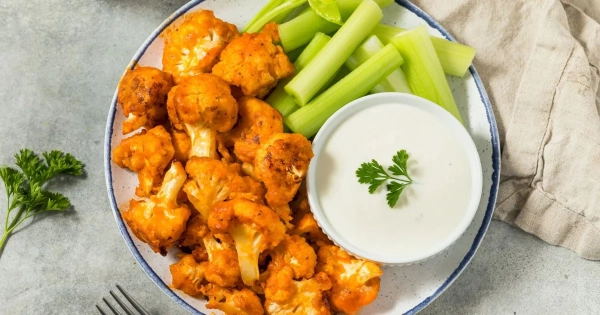 Хрустка пікантна скоринка, під якою ховається ніжна цвітна капуста