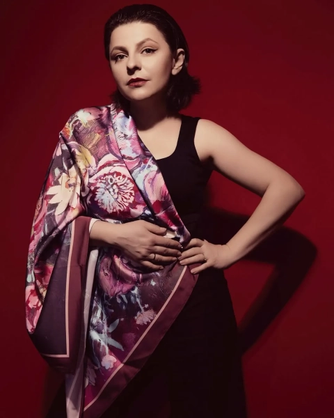 Оксана Муха намагається донести українську культуру до біженців, але поки що без особливого успіху Оксана Муха намагається донести українську культуру до біженців, але поки що без особливого успіху