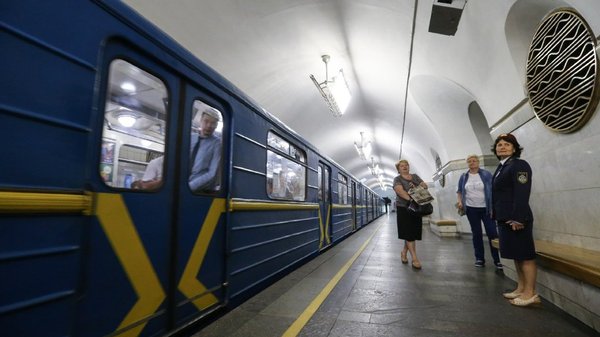 В київському метро зросте час між поїздами. Чому так?