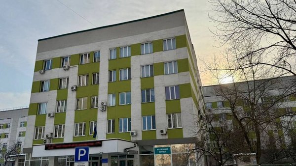 Смерть породіллі в київському перинатальному центрі: лікарю оголосили підозру.