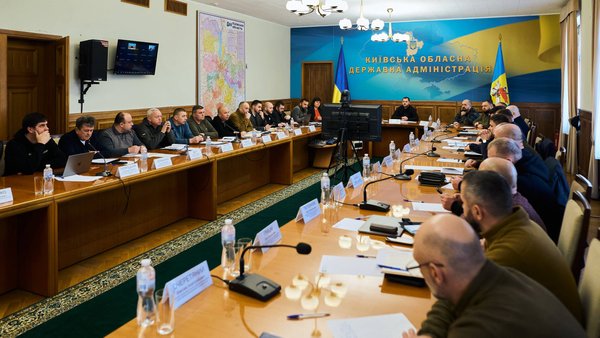 На Київщині скоротять вуличне освітлення та пом’якшать комендантську годину – ОВА.