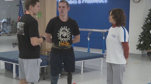 Ісландське фінансування: У Києві роблять протези ніг для постраждалих.