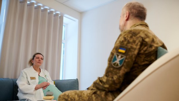 Допомога воїнам, ветеранам та їхнім сім’ям: у Києві запрацював Центр психологічної підтримки “Повернення”