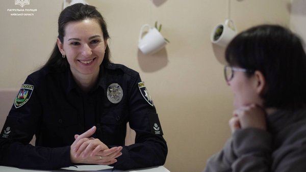 Мистецтво зцілення для жінок: зуcтріч правоохоронців та мешканок Вишгорода у хабі “Вільна”