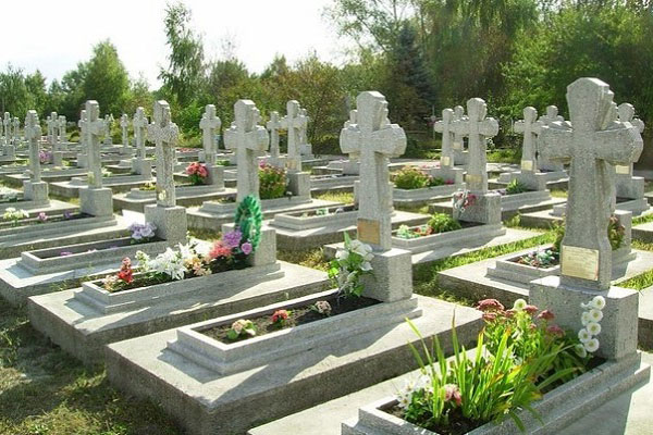 Благоустройство участка на Северном некрополе в Киеве