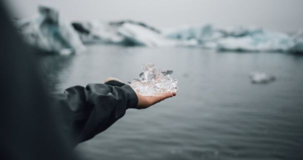 В Києві громадянин, рятуючись від військкомату, вискочив на&hellip;