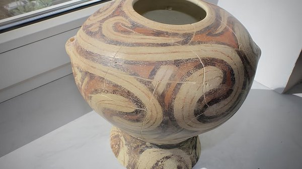 Київські митники передали в музей трипільську вазу 5 тисячоліття до нашої ери, яку пробували&hellip;