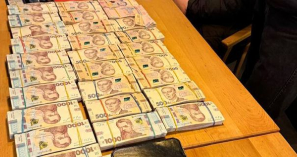 За хабар у 8 мільйонів гривень: у Києві&hellip;