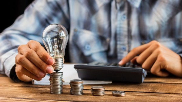 Пояснення Yasno: Чому під час відключень світла ростуть суми в платіжках за електрику.