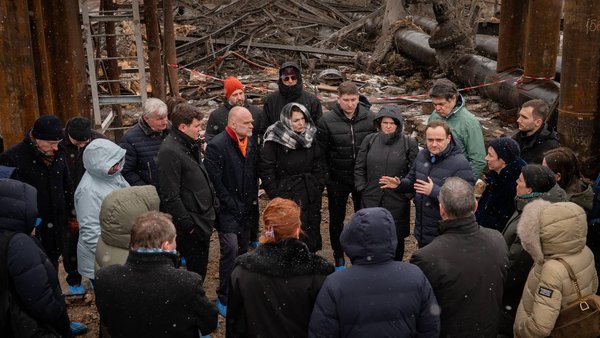 Кабмін представив європарламентарям зруйновану столичну ТЕЦ та розповів про підготовку до наступної зими.