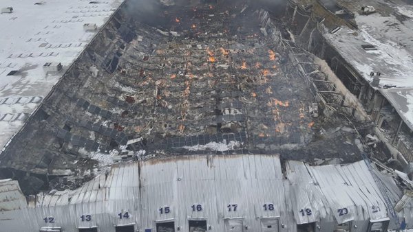 Майже тижнева пожежа: вигляд складу Roshen біля Яготина.