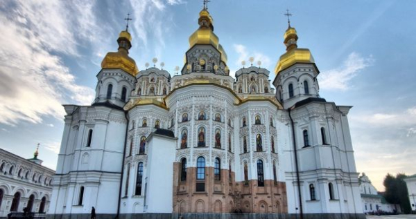 ПЦУ офіційно почала послужіння в Києво-Печерській лаврі.