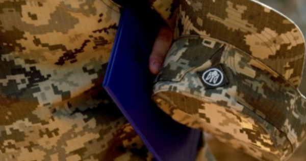 Київ: Сутичка між громадянами та військкоматом.