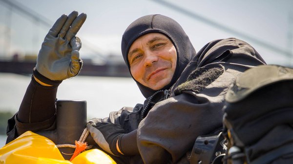 Надзвичайники оприлюднили кадри порятунку столичної ТЕЦ після удару росіян.