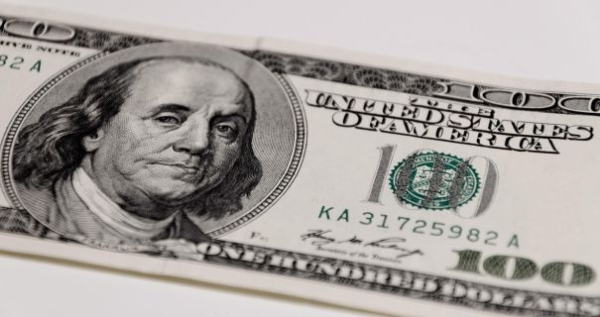 У Києві шахрай видурив 5500 доларів у жінки військовослужбовця, пообіцявши допомогти з переведенням її…