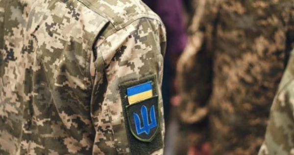 Велика сутичка між військкоматом та громадянами у Києві.