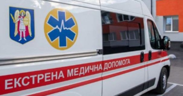 Киянин випав з висотки.