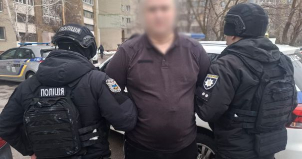 Киянин насміхався з поховань полеглих воїнів.