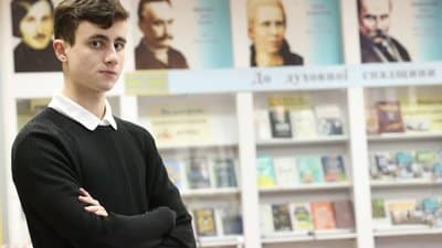 Сімферопольський поет Богдан-Любомир Притула здобув Міжнародну німецько-українську відзнаку імені Олеся Гончара.