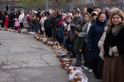 Великдень-2026: у столичних храмах моляться та освячують святкові кошики