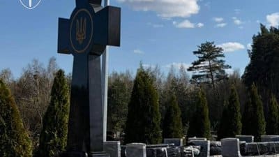 Монументи воїнам втричі завищені: розкрито розкрадання на меморіальному комплексі в Ірпені