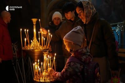 Великдень-2026: у столичних храмах моляться та освячують святкові кошики