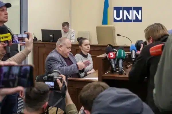 “Не змогла витягнути пістолет і відкрити вогонь”: патрульна Дудіна пояснила, чому не стріляла у нападника в Києві.