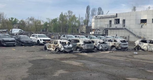 Атака Росії на автоцентри в столиці: знищено вогнем шістдесят автівок