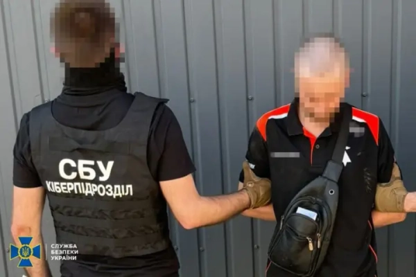В Києві схопили втікача з армії, що оформлював Старлінк для російських вояк.