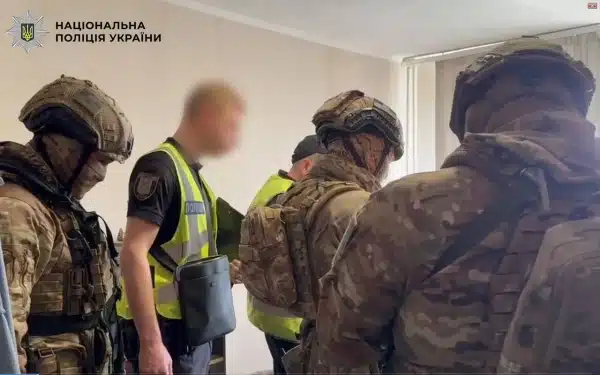 Киянин випав з вікна після ножового поранення, вбивцю, росіянина, схоплено. 7 Киянин випав з вікна після ножового поранення, вбивцю, росіянина, схоплено. 5