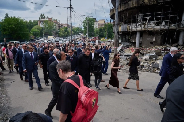 Київ: дипломатам з усього світу продемонстрували наслідки російської атаки на Лук'янівку. 10 Київ: дипломатам з усього світу продемонстрували наслідки російської атаки на Лук'янівку. 8
