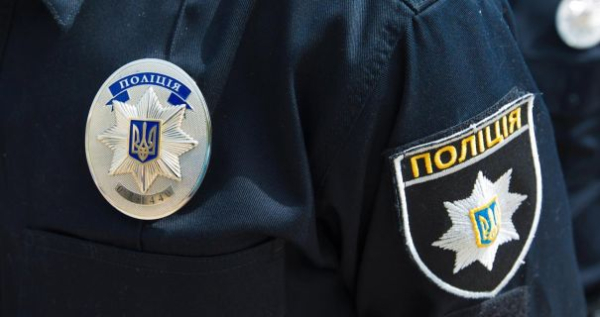 У Києві схоплено двох зловмисників за брутальне побиття пішохода в Печерському районі.