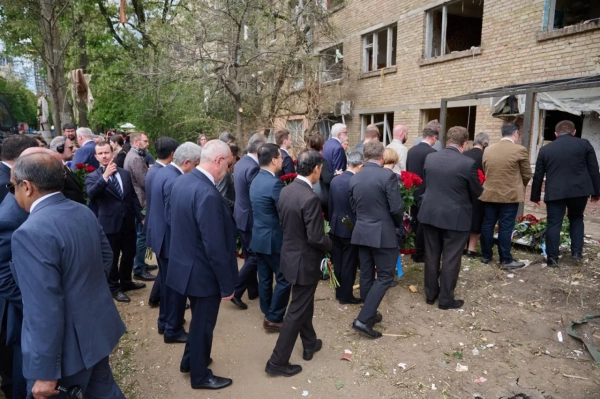 Київ: дипломатам з усього світу продемонстрували наслідки російської атаки на Лук'янівку. 13 Київ: дипломатам з усього світу продемонстрували наслідки російської атаки на Лук'янівку. 11