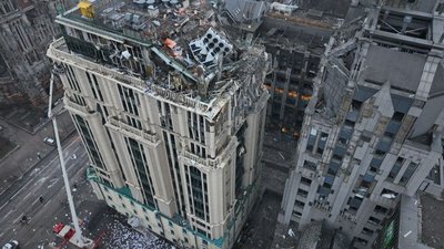 У серці Києва реставрують БД Grand після ракетної атаки