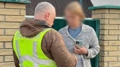 Київ: викрито фіктивне працевлаштування знайомої в науковій установі.