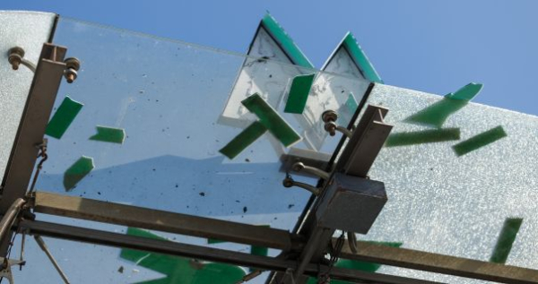 Київ під ударом: пошкоджено входи до метро “Бориспільська”