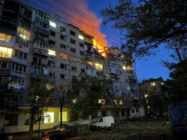 Наслідки атаки на Київ: пошкодження Українського дому та музею Чорнобиля. 10 Наслідки атаки на Київ: пошкодження Українського дому та музею Чорнобиля. 8