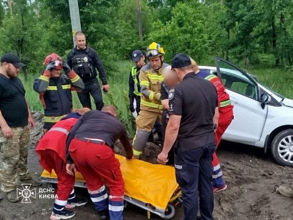 Смертельна автопригода в Києві: одна жінка загинула, ще одна постраждала 10 Смертельна автопригода в Києві: одна жінка загинула, ще одна постраждала 10