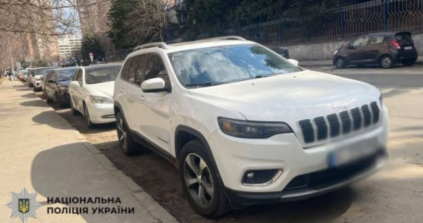 У столиці шахрай збагатився на транспортних засобах інших осіб. 2