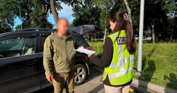 У Києві незаконно привласнили 1,2 мільйона гривень під час оновлення скверу 2