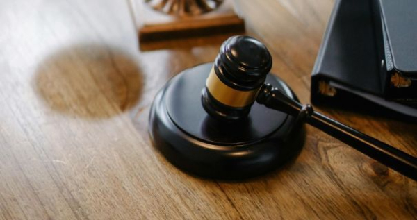 Головна 10 Працівника Київської міської державної адміністрації постануть перед судом через “втрачені” 22 мільйони.