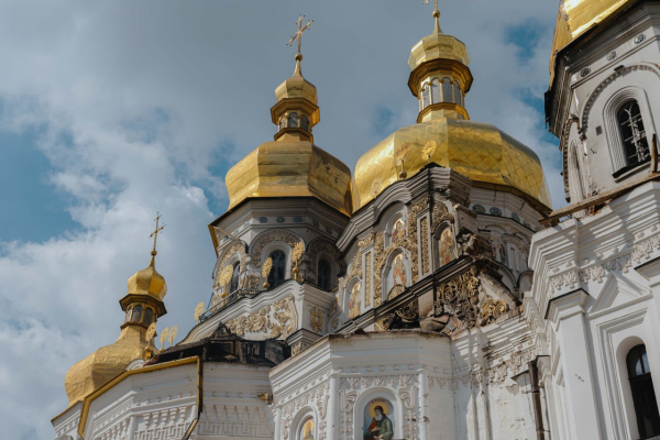 Зеленський здійснив візит до обстріляного Києво-Печерської лаври 19 Зеленський здійснив візит до обстріляного Києво-Печерської лаври 19